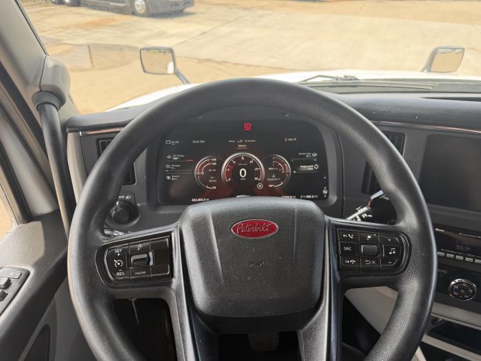 2022 Peterbilt 579-38