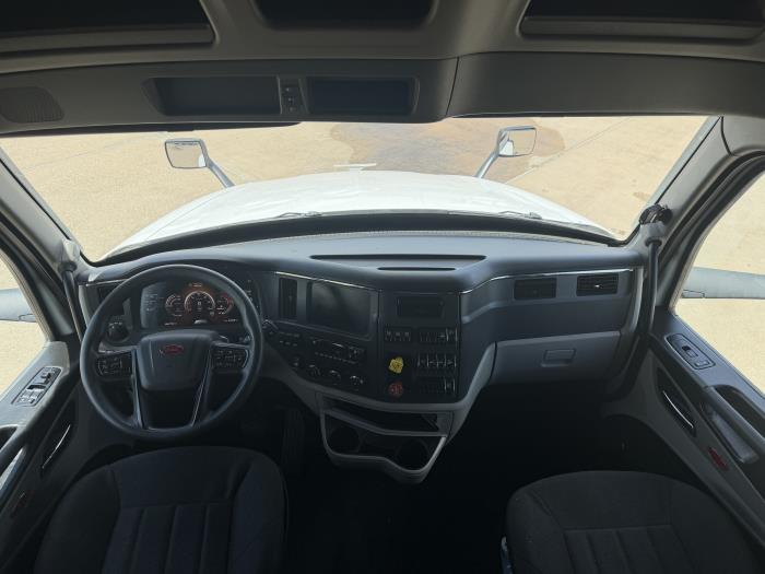 2022 Peterbilt 579-35