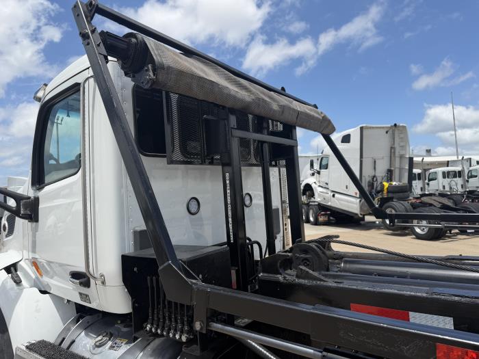 2019 Peterbilt 567-14