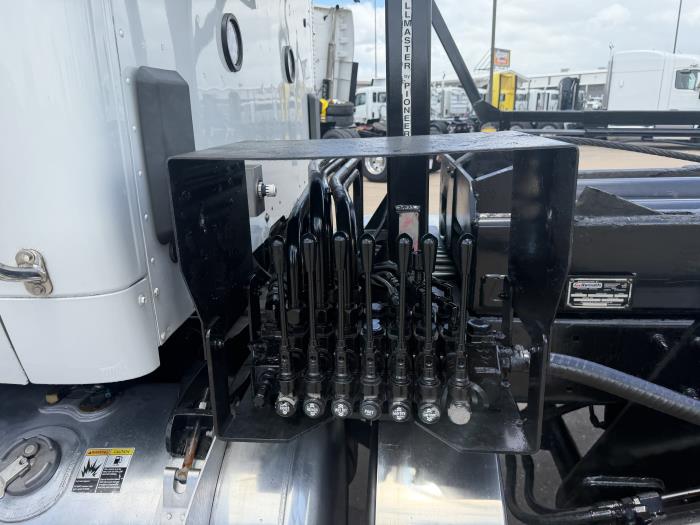 2019 Peterbilt 567-16