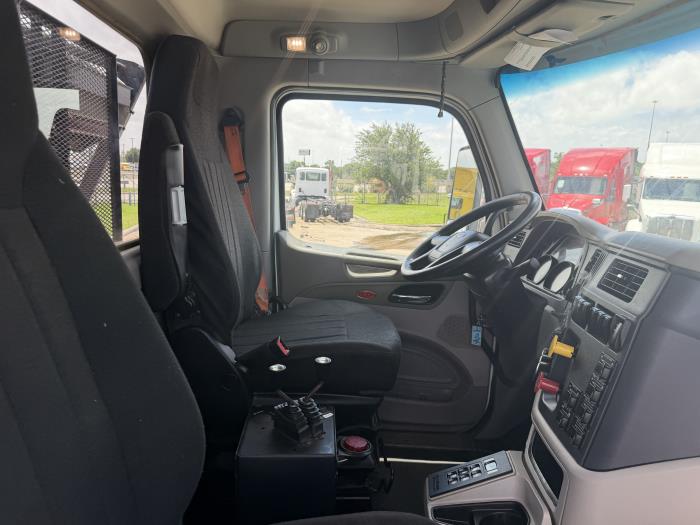 2019 Peterbilt 567-25