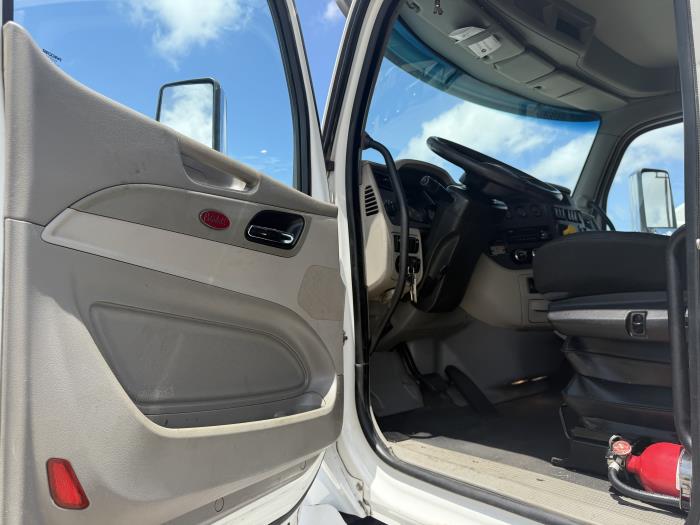 2019 Peterbilt 567-26