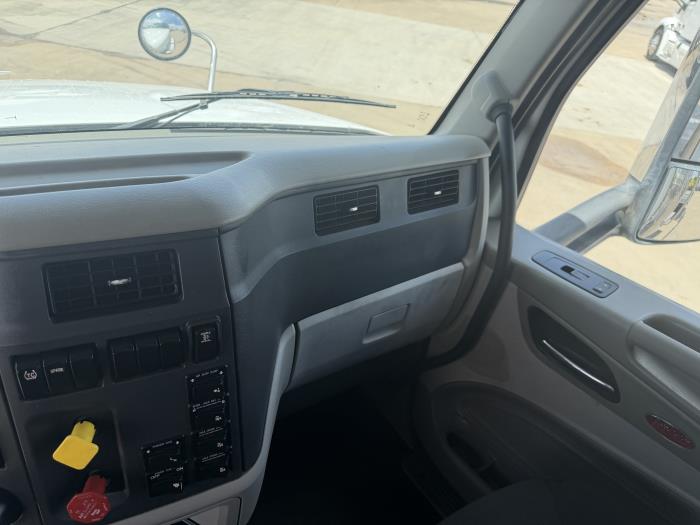 2019 Peterbilt 567-30