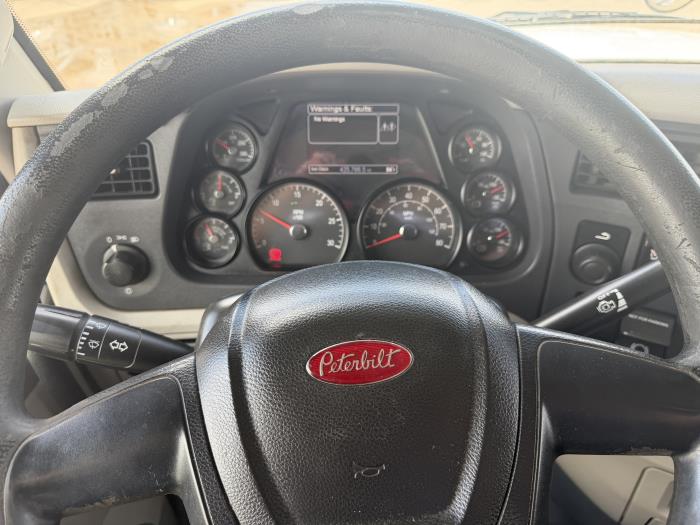2019 Peterbilt 567-33