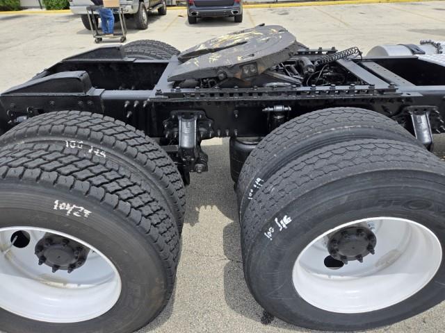 2016 Volvo VNL64T300-12