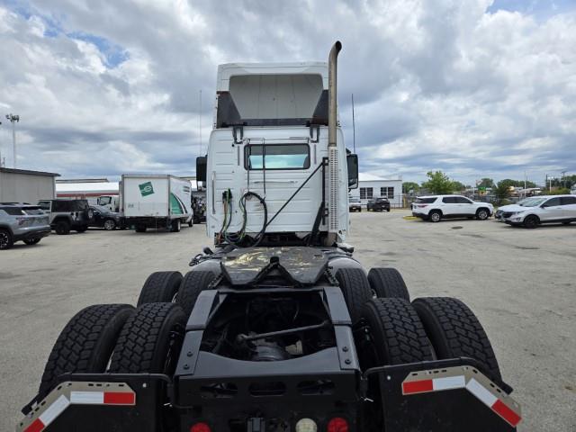 2016 Volvo VNL64T300-4