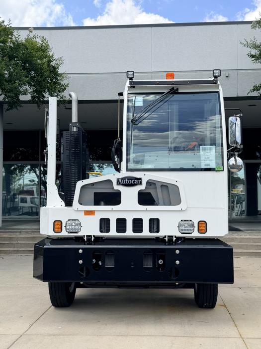 2027 Autocar ACTT42-3