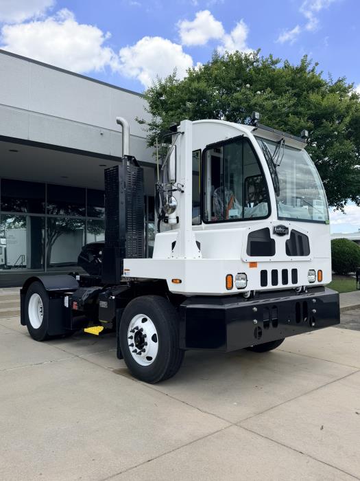 2027 Autocar ACTT42-9
