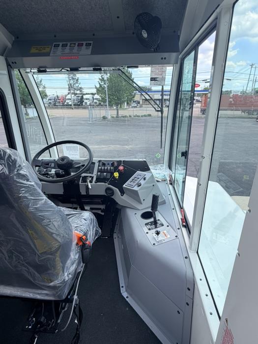2027 Autocar ACTT42-12