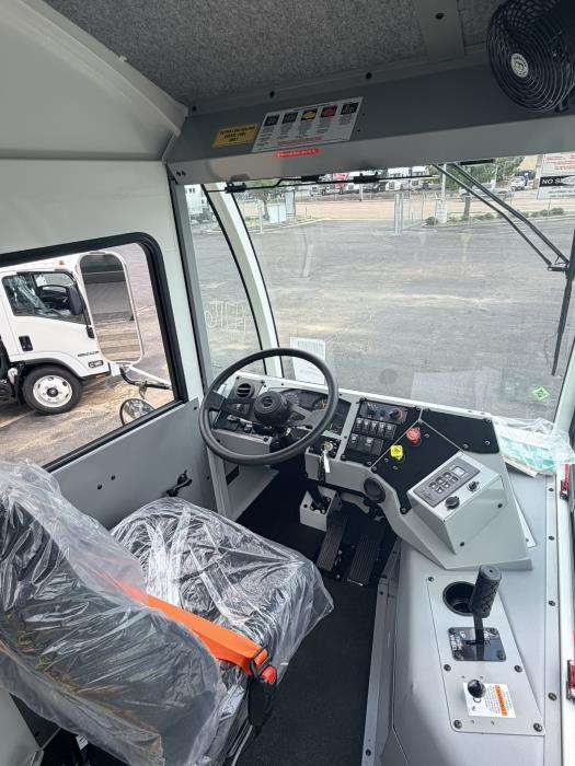 2027 Autocar ACTT42-13