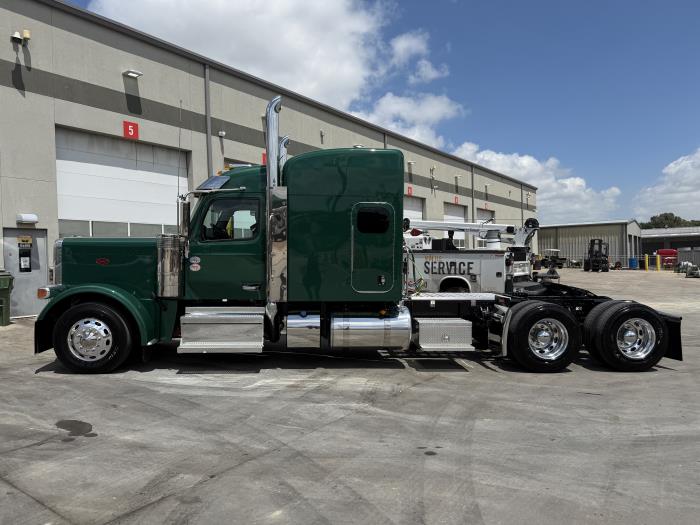 2027 Peterbilt 589-6