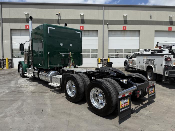 2027 Peterbilt 589-8