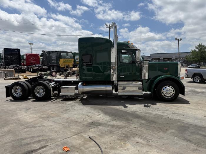 2027 Peterbilt 589-11