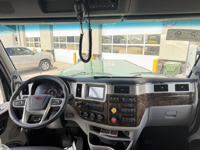 2027 Peterbilt 589-62