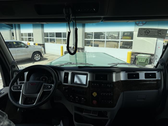 2027 Peterbilt 589-63