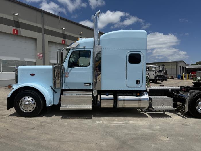 2027 Peterbilt 589-5