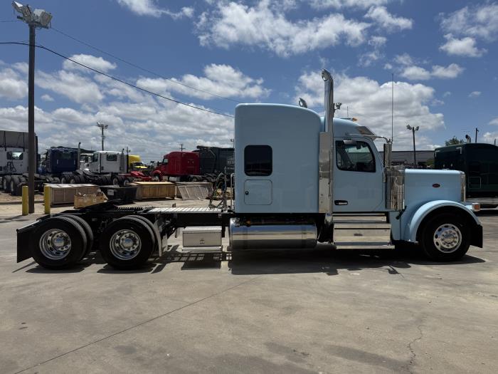 2027 Peterbilt 589-9