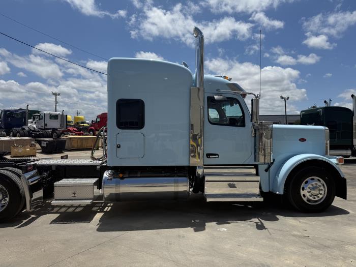 2027 Peterbilt 589-10