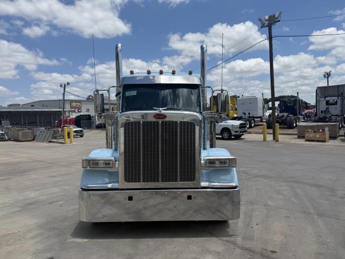 2027 Peterbilt 589-12