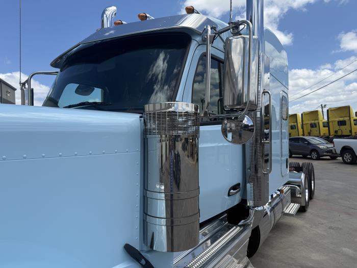 2027 Peterbilt 589-14