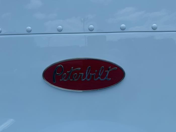 2027 Peterbilt 589-16