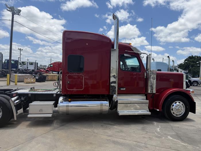 2027 Peterbilt 589-10