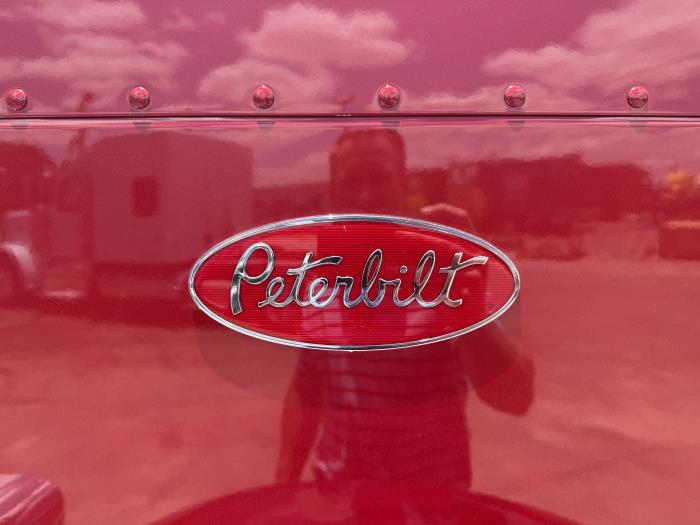 2027 Peterbilt 589-15