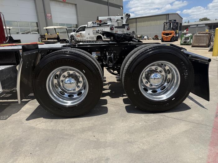 2027 Peterbilt 589-17
