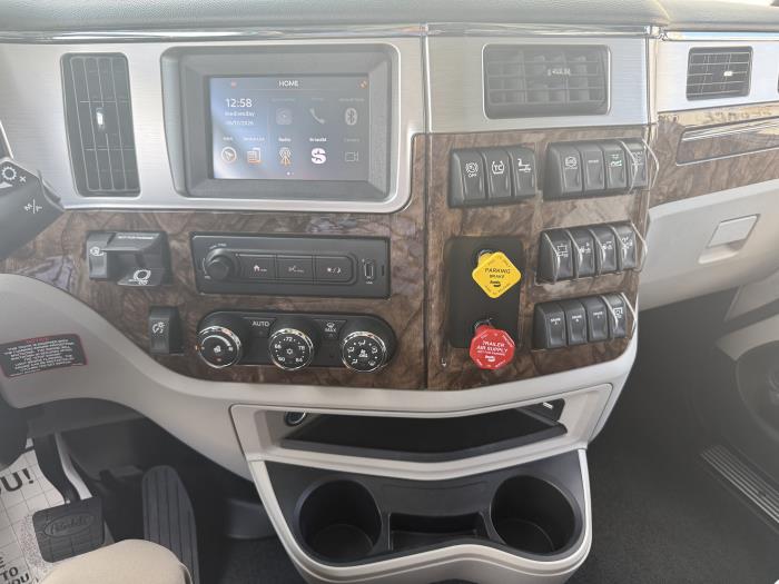 2027 Peterbilt 589-36
