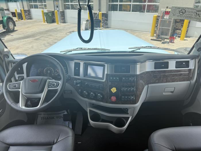 2027 Peterbilt 589-57
