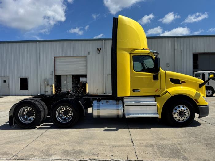 2021 Peterbilt 579-3
