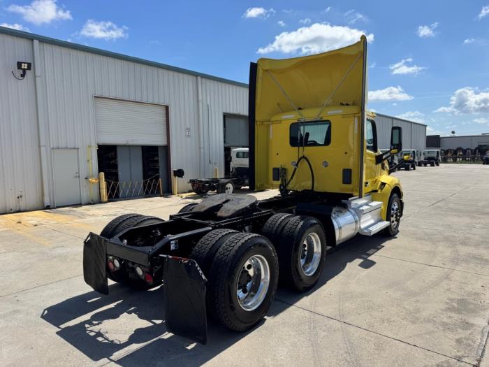 2021 Peterbilt 579-4