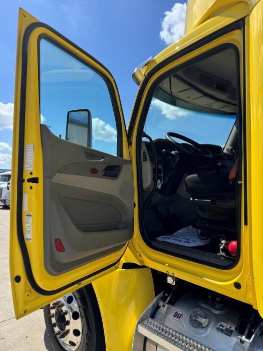 2021 Peterbilt 579-8