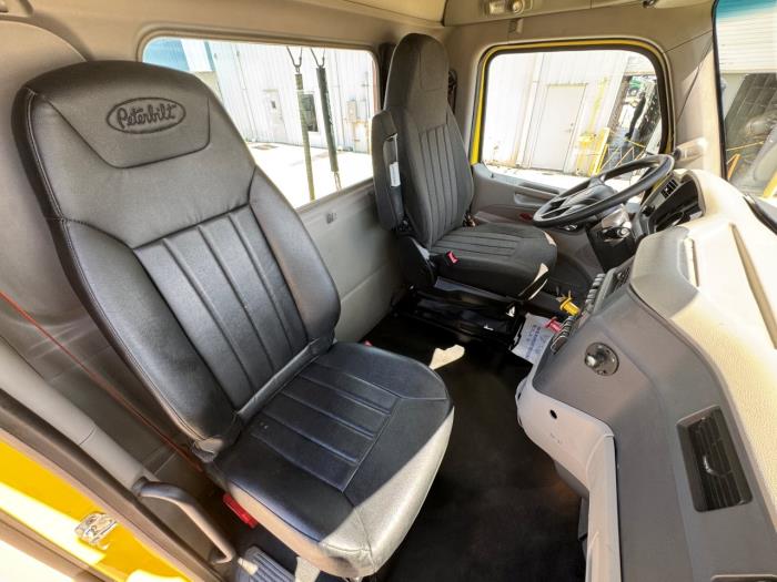 2021 Peterbilt 579-12