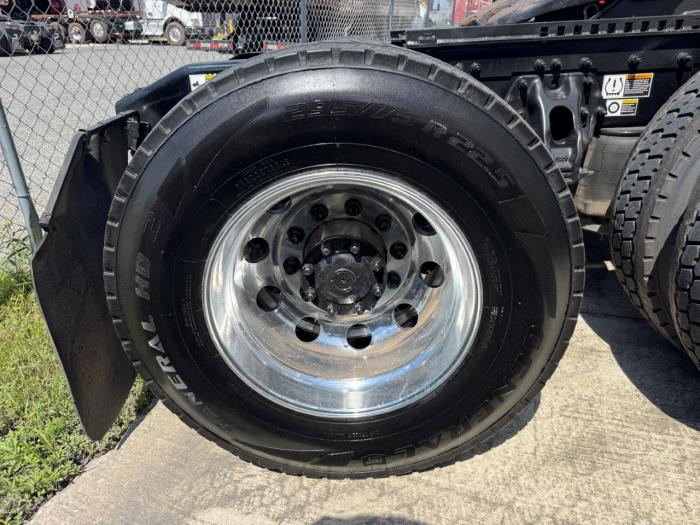 2021 Peterbilt 579-25