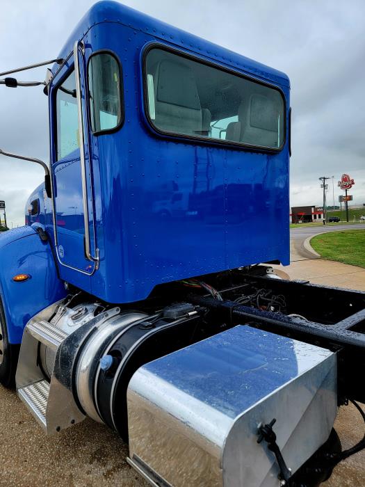 2021 Peterbilt 337-4