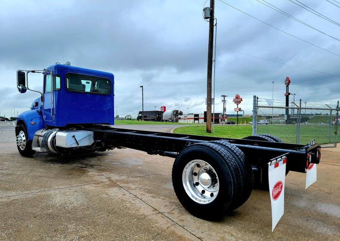 2021 Peterbilt 337-5