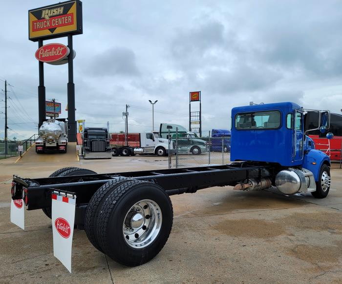 2021 Peterbilt 337-9