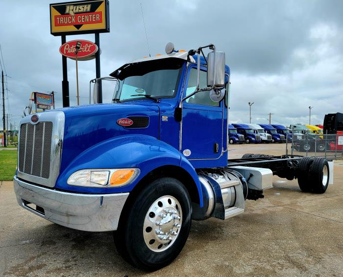 2021 Peterbilt 337-2