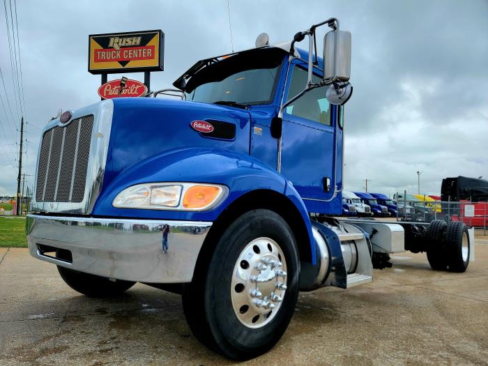2021 Peterbilt 337-1