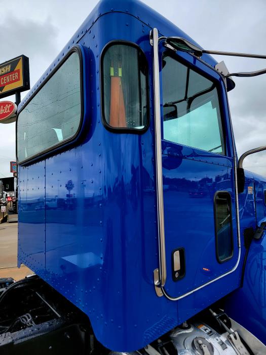 2021 Peterbilt 337-10
