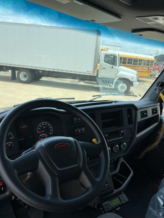 2025 Peterbilt 537-12