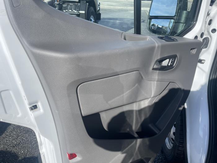 2026 Ford Transit-350-9