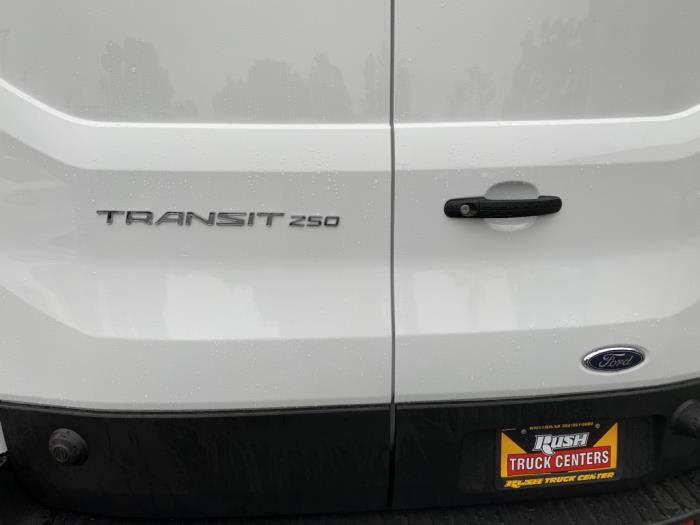 2026 Ford Transit-250-9
