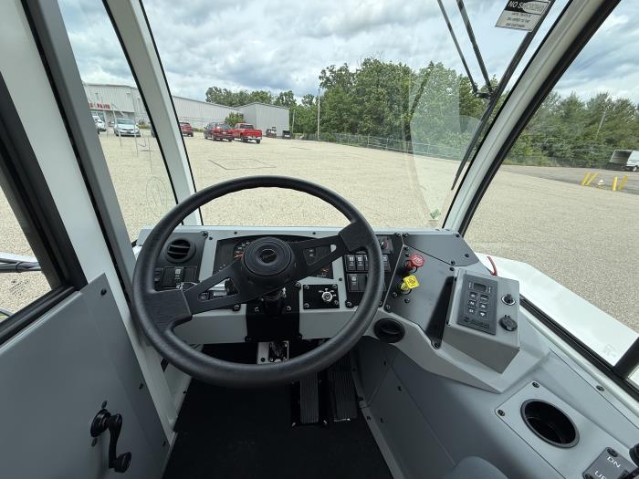 2027 Autocar ACTT42-16