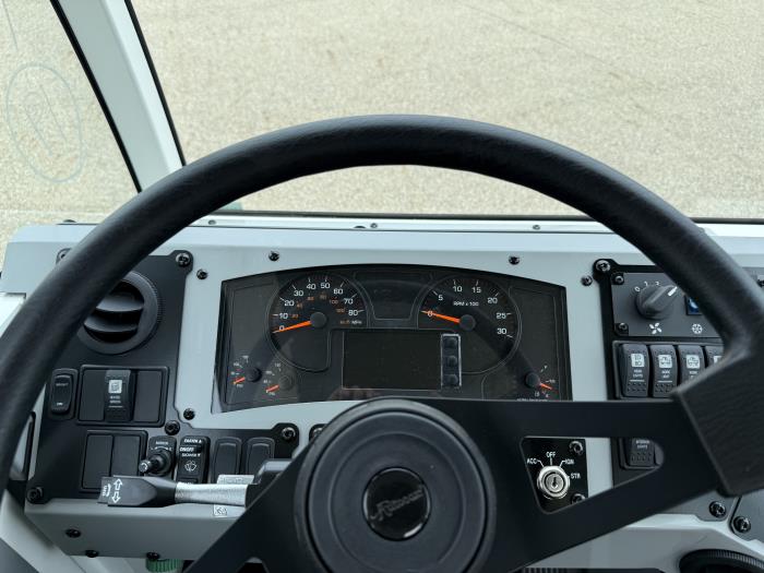 2027 Autocar ACTT42-17