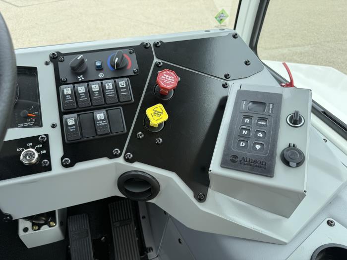 2027 Autocar ACTT42-18