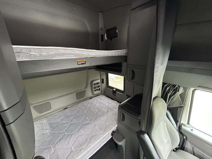 2023 International LT625-16