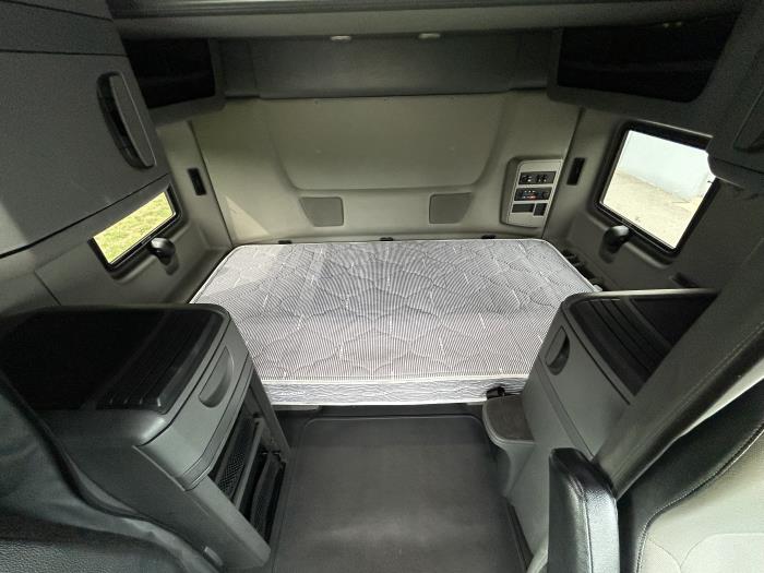 2023 International LT625-15