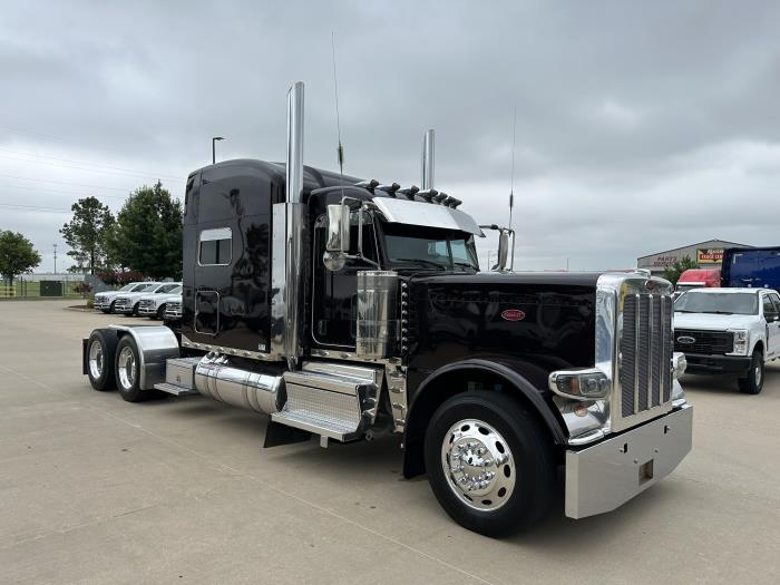 2022 Peterbilt 389-1